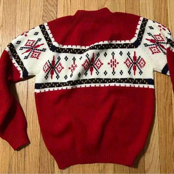 Vintage Sweater in red and white size small - Picture 8 of 9